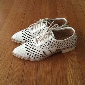 White Leather Oxford - Size 6.5